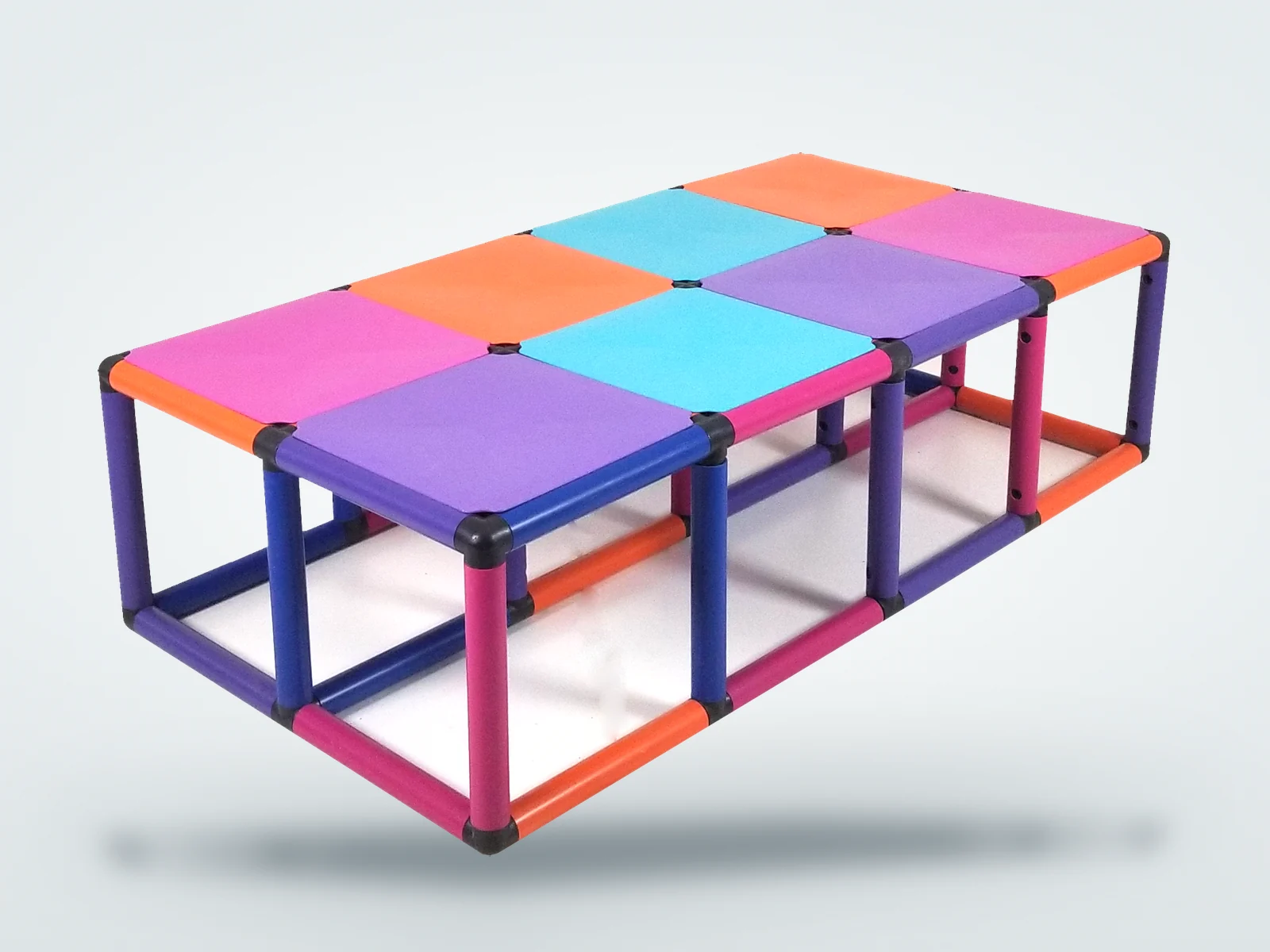 Plataforma de fundo Floty modular, com tampos coloridos, montada em dois blocos