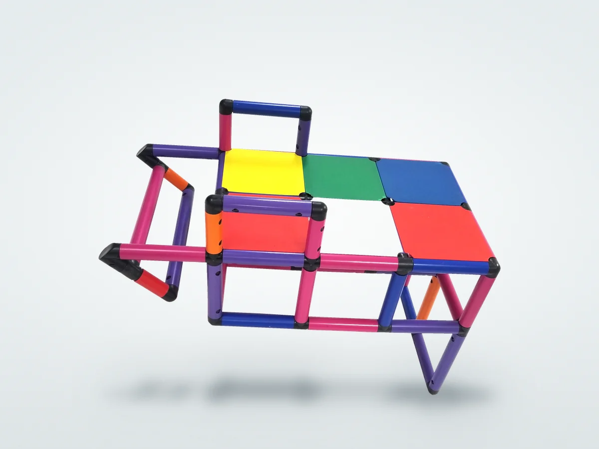 Plataforma inclinada Floty para hidroterapia, em módulos coloridos