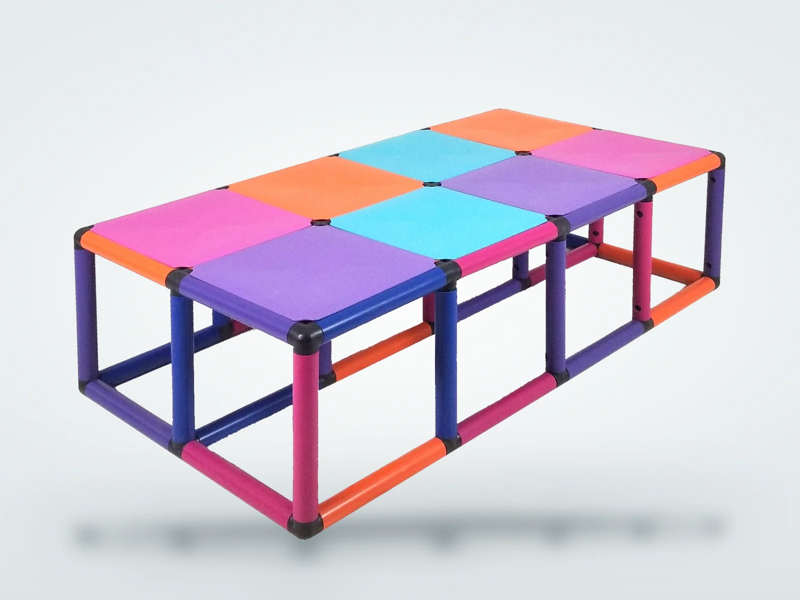 Plataforma de fundo Floty de 8 módulos, com tampos coloridos e estrutura tubular