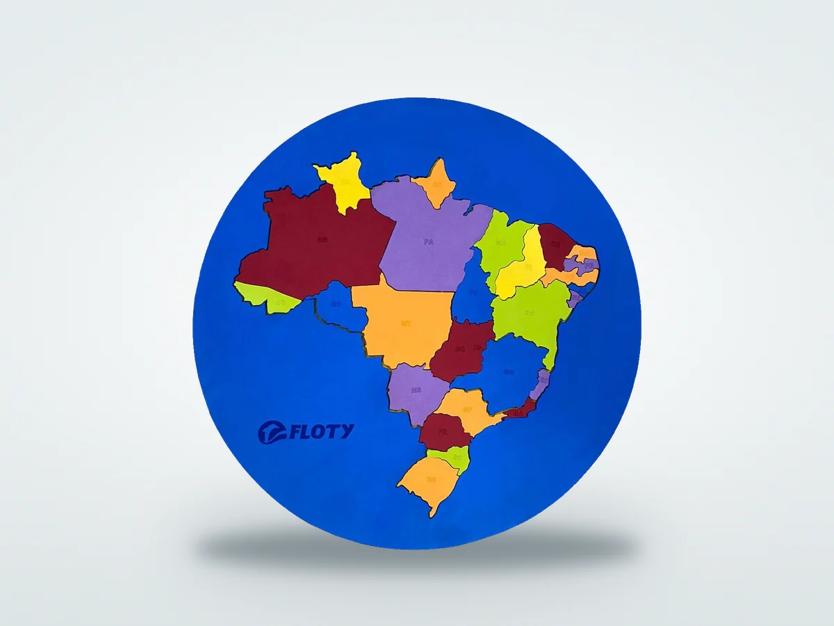 Tapete flutuante Floty em formato de mapa do Brasil