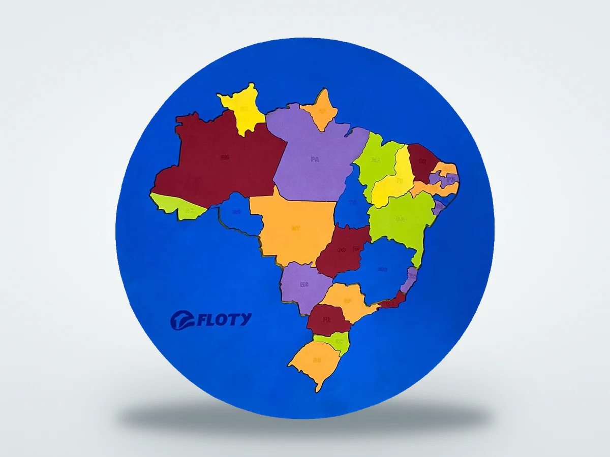 Tapete flutuante Floty em formato de mapa do Brasil
