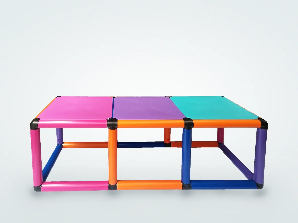 Plataforma de fundo Floty de três módulos, com tampos coloridos